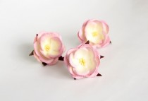 Дикие розы - Св.розовый+белый диаметр ок. 4.5-5 см высота ок. 1.5 см длина стебля ок. 2 см, 1 шт