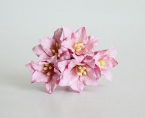 Лилии розовые №2 диаметр цветка ок. 2см высота цветка 2,5 см длина стебля ок 7 см, 1 шт