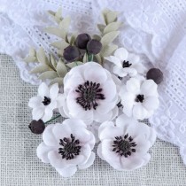 Цветы из ткани 6 цветков размером 5 см, 4 см и 2,5 см, 5 ягодок и 4 веточки эвкалипта