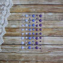 Эмалевые точки (дотсы) глянцевые, фиолетовые, на подложке 54 штуки, размер 4-8 мм.