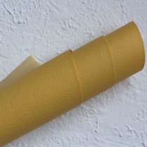 Отрез кожзама на тонкой тканевой основе 50х35 см., желтый