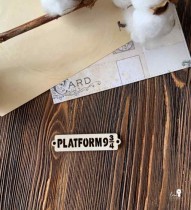 Шильдик Platform 9 3/4 фанера(5,5 см) 
