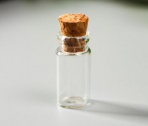 Декор для творчества стекло "Бутылочка с пробкой" 2,5х1х1 см 