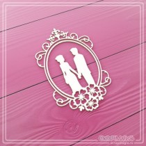 Чипборд "Свадебная пара в ажурной рамке с цветами" 44х71 мм